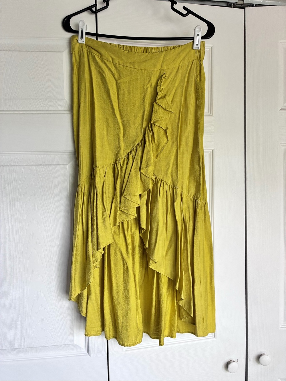 Women's High-Low Ruffle Skirt in Yellow
